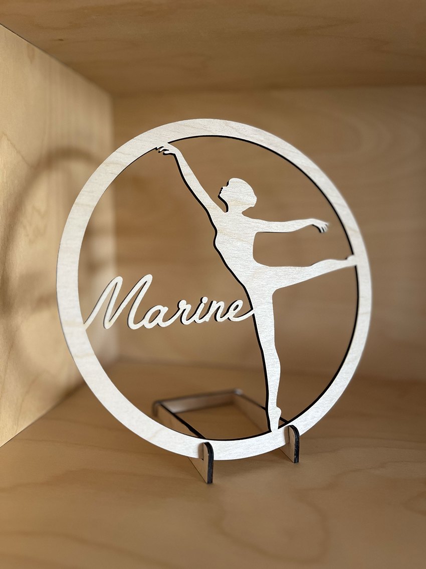 Cercle danseuse Marine